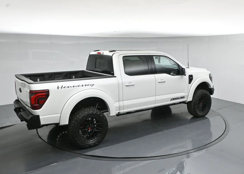 New 2026 Star White Metallic Tri-Coat Ford Lariat image 44