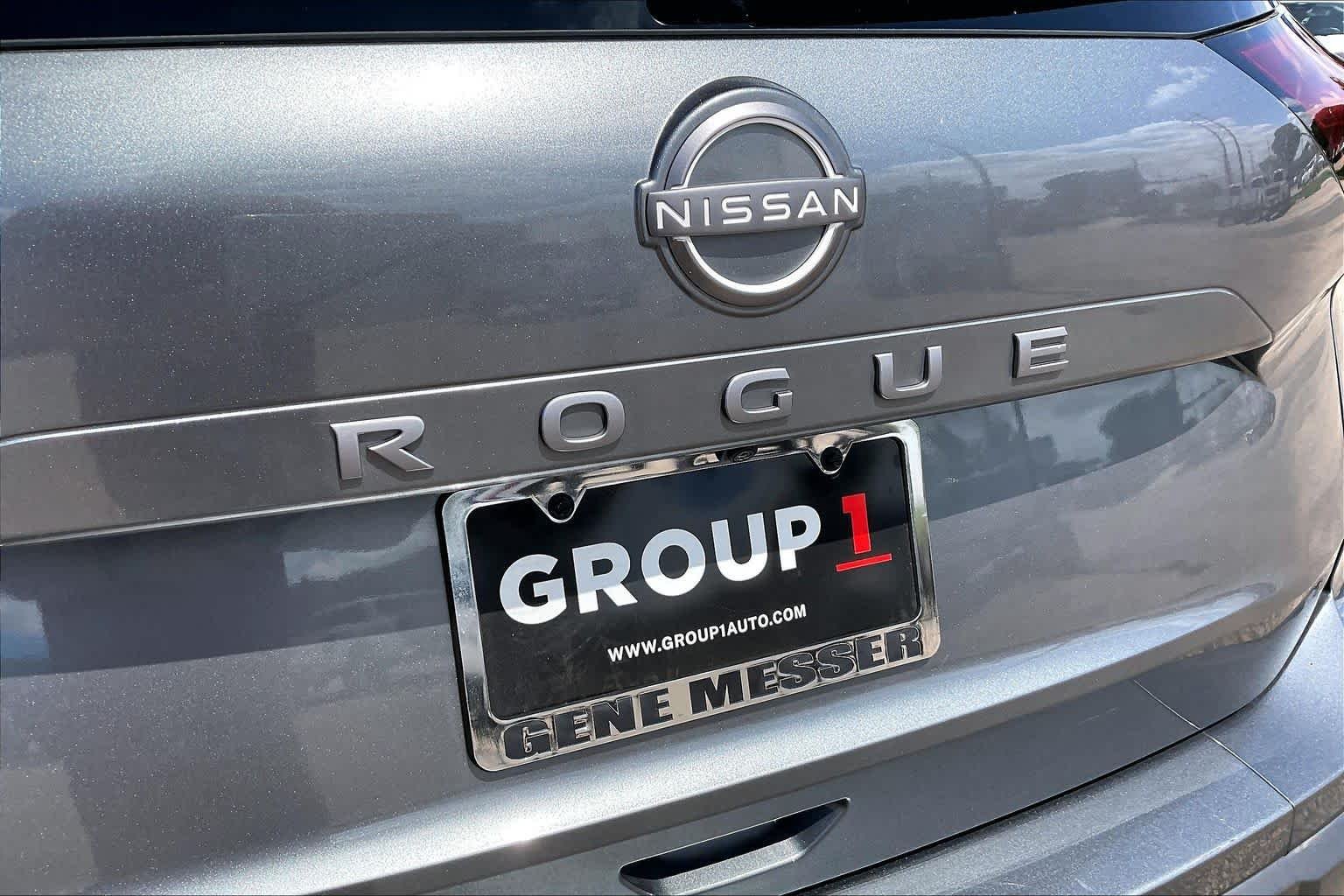 Used 2025 Gun Metallic Nissan SV image 29