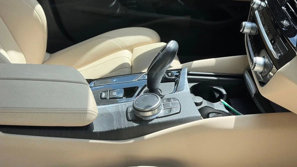 Used 2022 Mineral White Metallic BMW 530i xDrive image 6