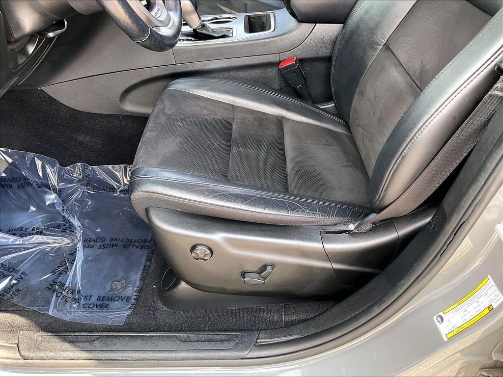 Used 2021 Sting-Gray Clearcoat Jeep Laredo X image 31