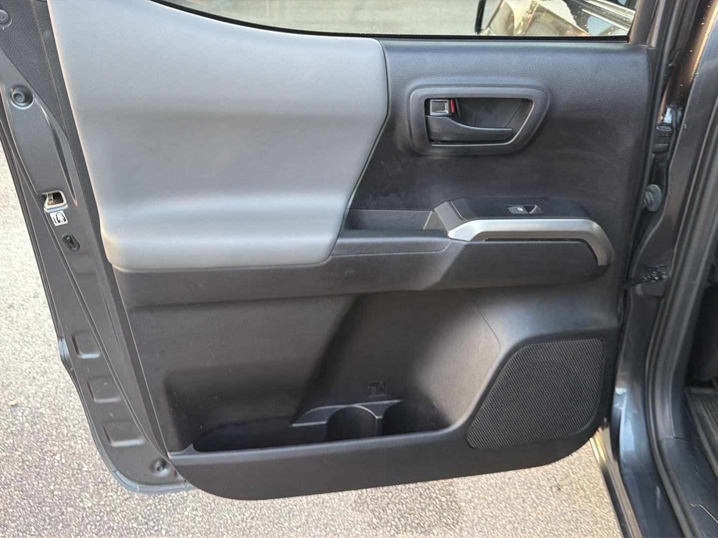 Used 2020 Magnetic Gray Metallic Toyota SR5 V6 image 17