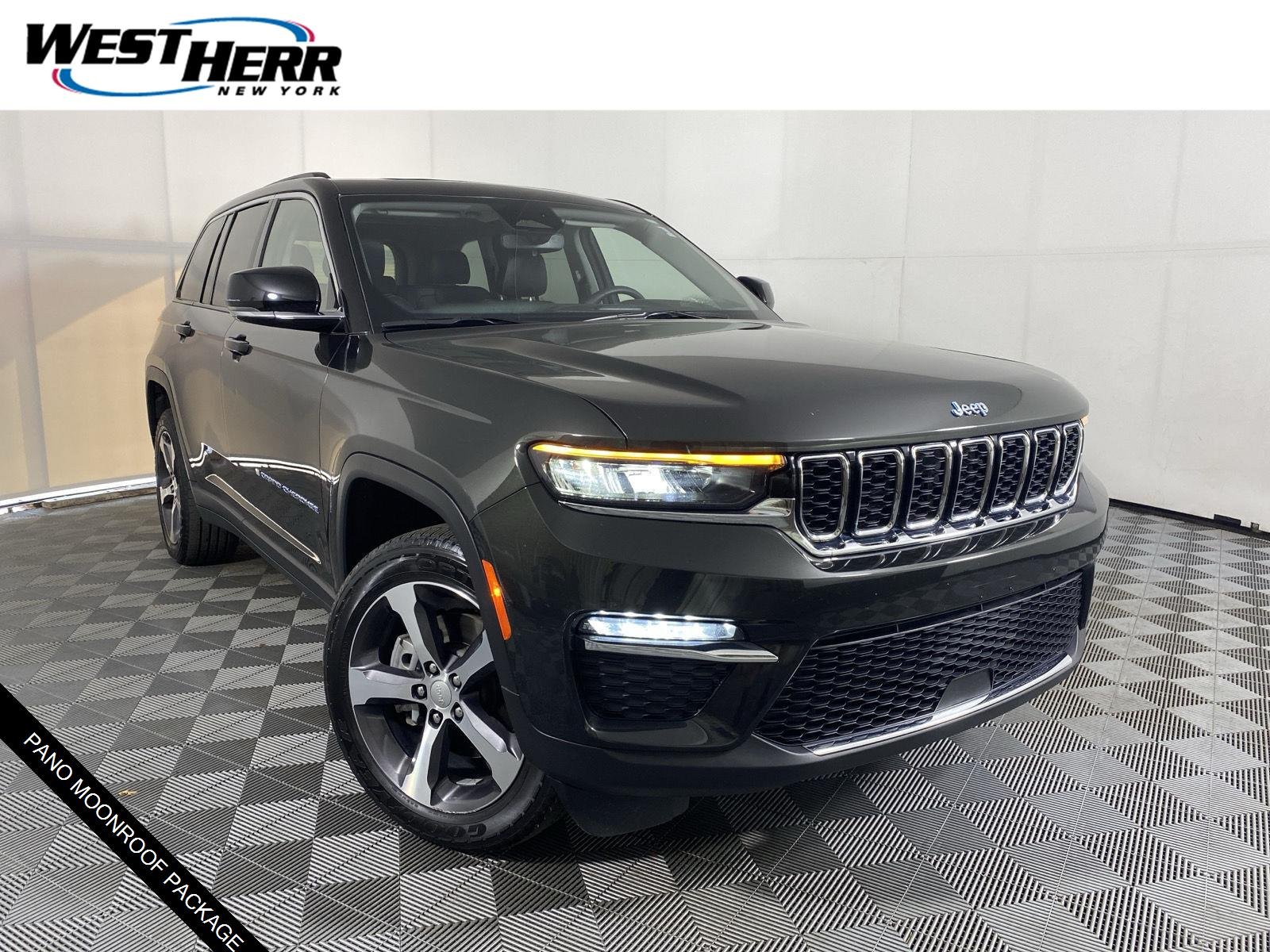 Used 2023 Rocky Mountain Pearlcoat Jeep  image 1