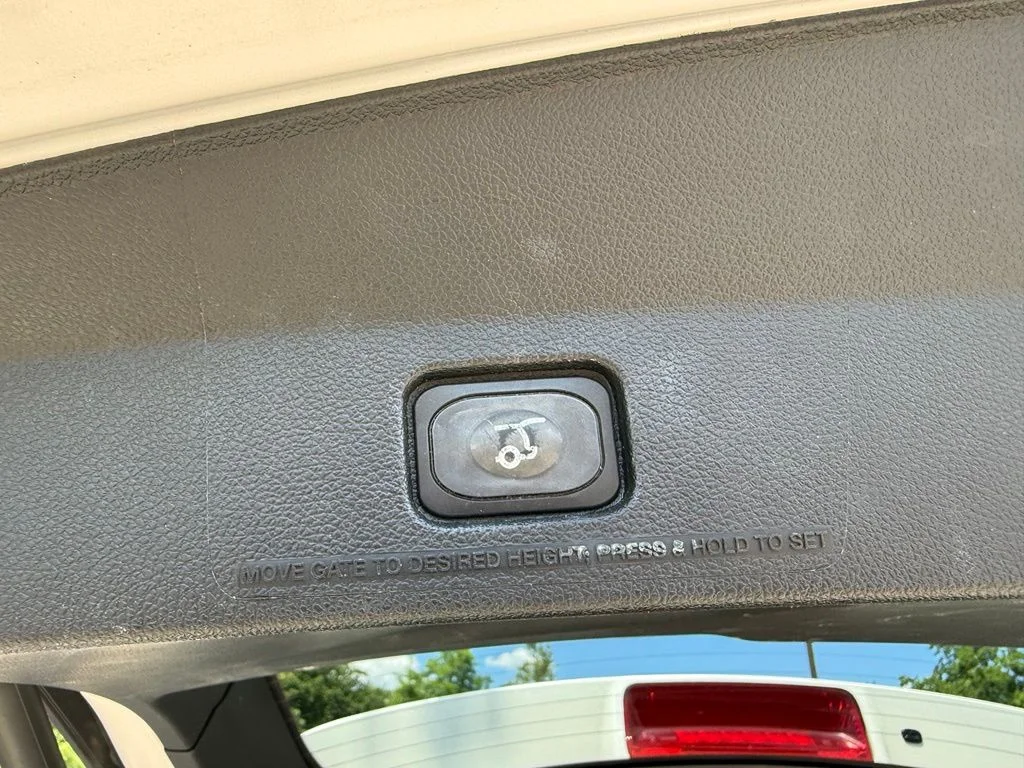 Used 2019 White Ford Platinum image 32