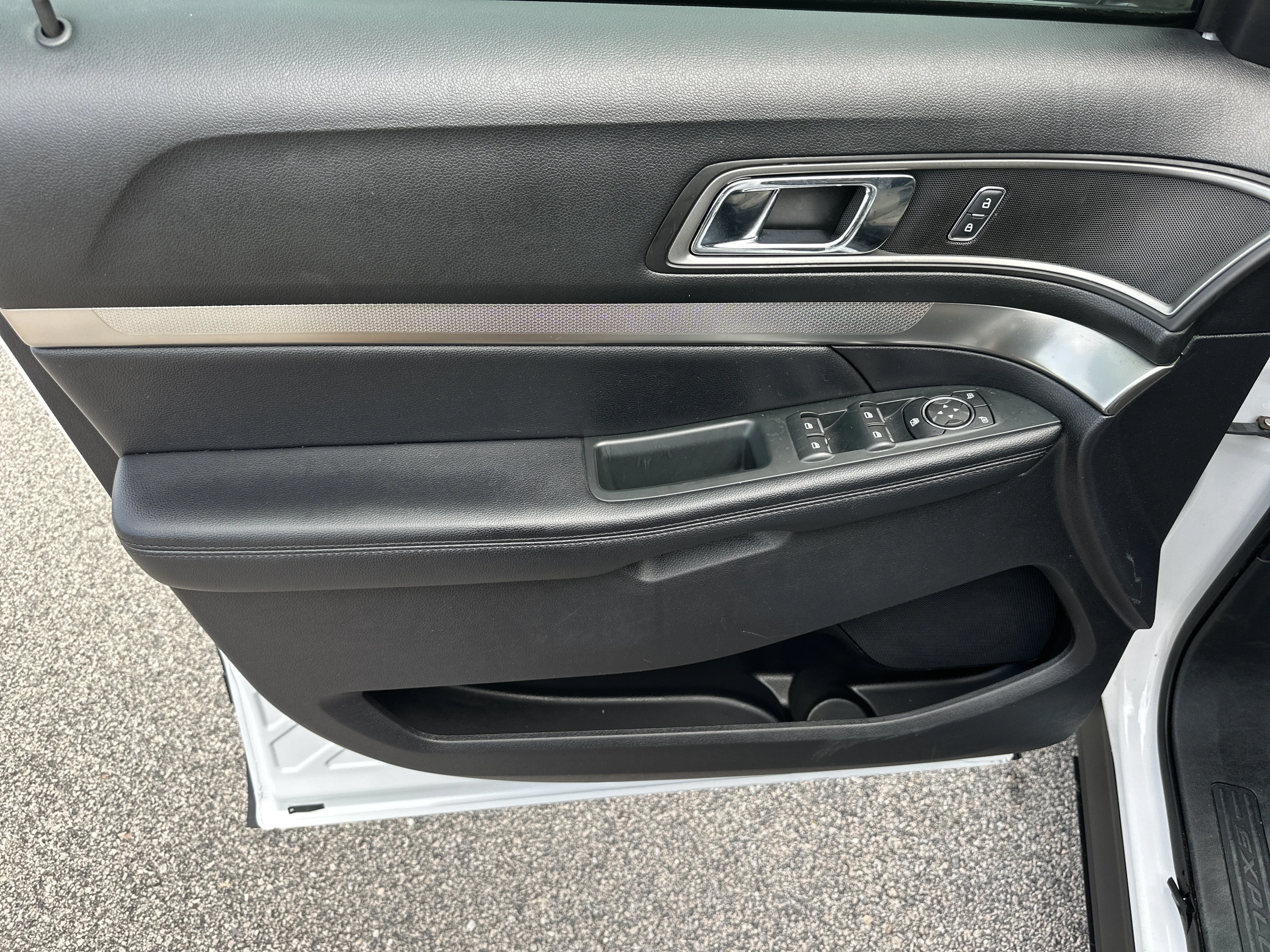 Used 2019 Oxford White Ford XLT image 10