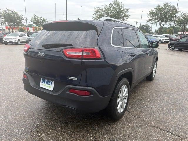 Used 2015 True Blue Pearlcoat Jeep Latitude image 5