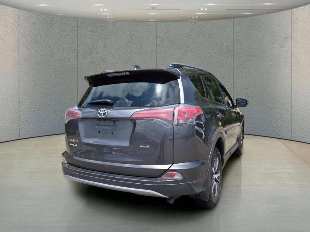 Used 2018 Magnetic Gray Metallic Toyota XLE image 5