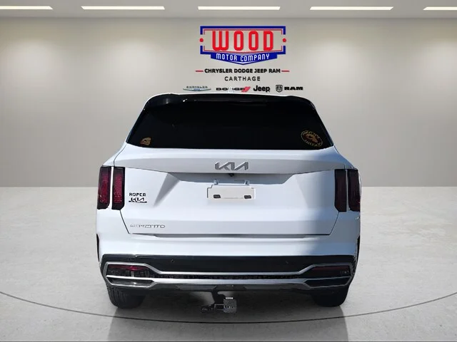 Used 2023 Glacial White Pearl Kia S image 4