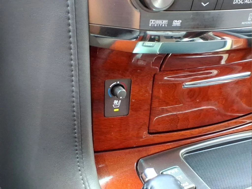 Used 2008  Lexus 570 image 8