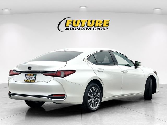 Used 2022 White Lexus 250 image 4