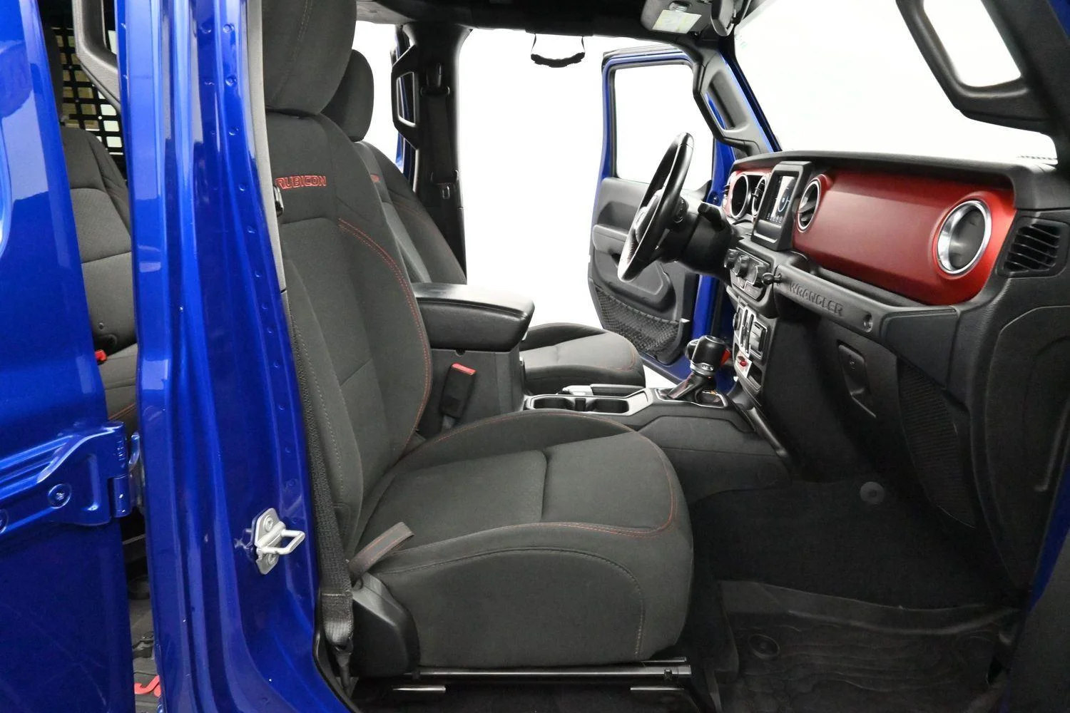 Used 2018 Ocean Blue Metallic Clearcoat Jeep Rubicon image 28