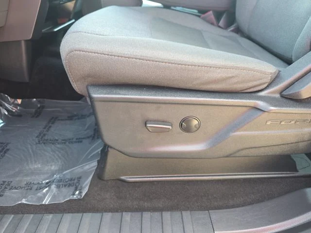 Used 2025 Gray Ford XLT image 28