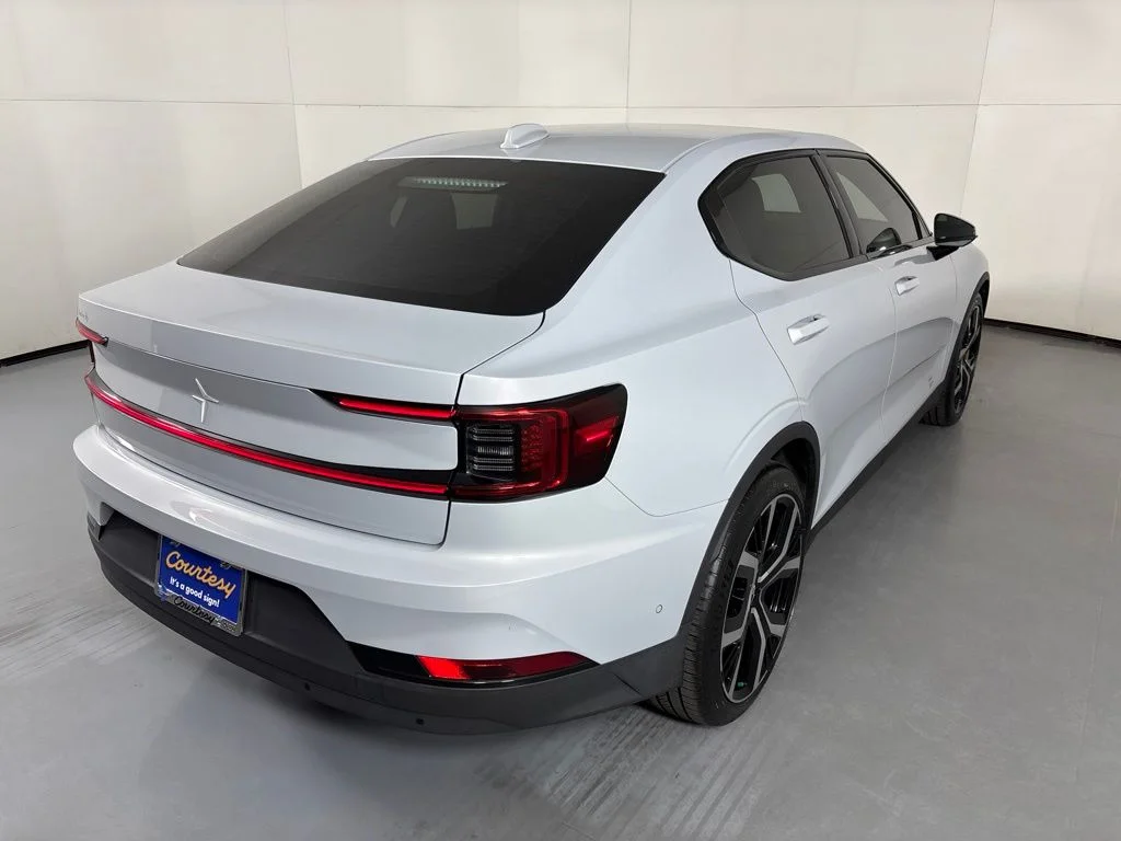 Used 2023 White Polestar Long Range Dual Motor Performance image 8