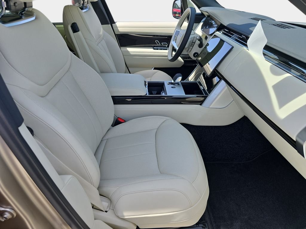 New 2026 Sunset Gold Satin Land Rover SE image 10