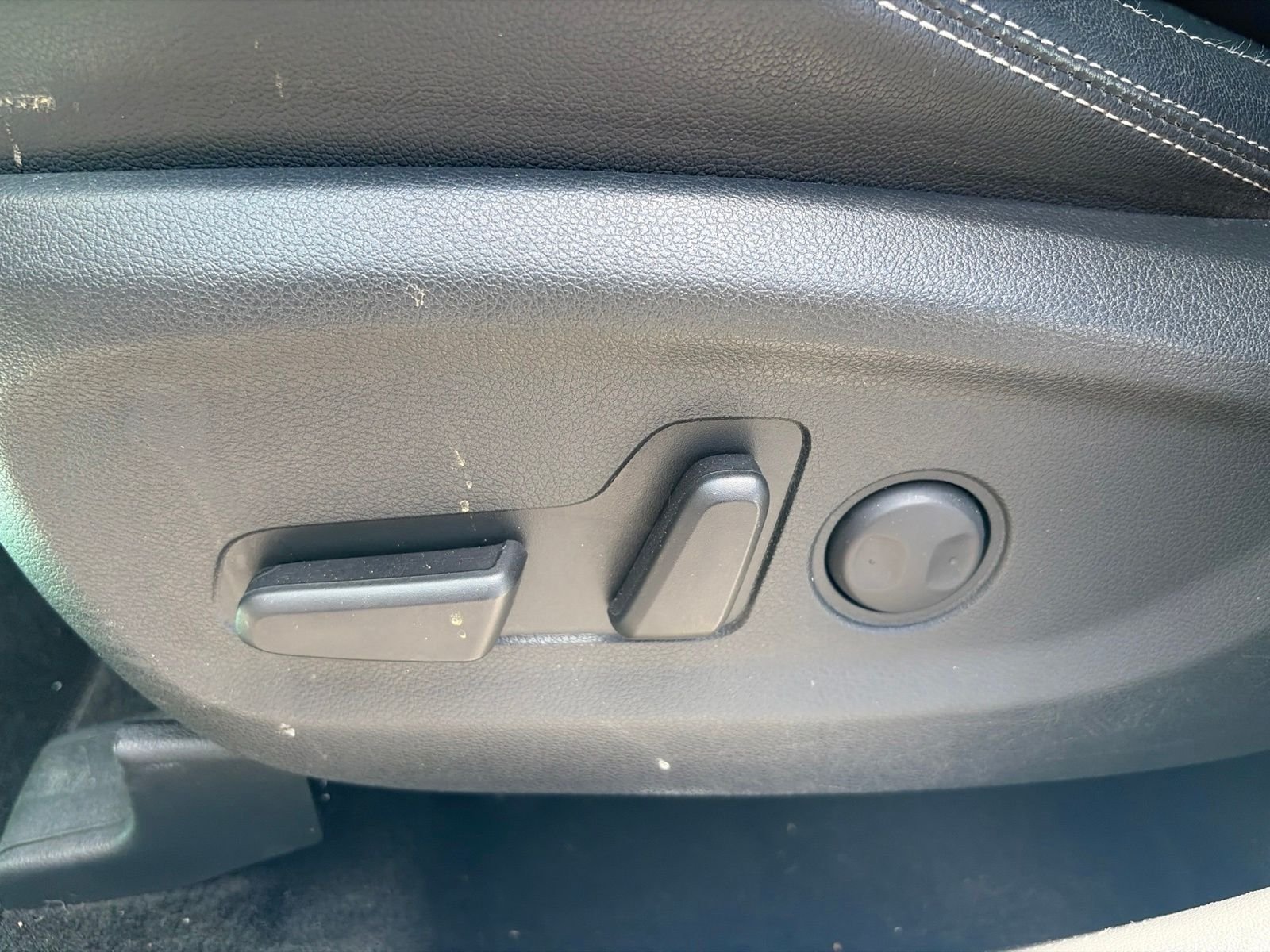 Used 2019 Silver Kia EX image 14