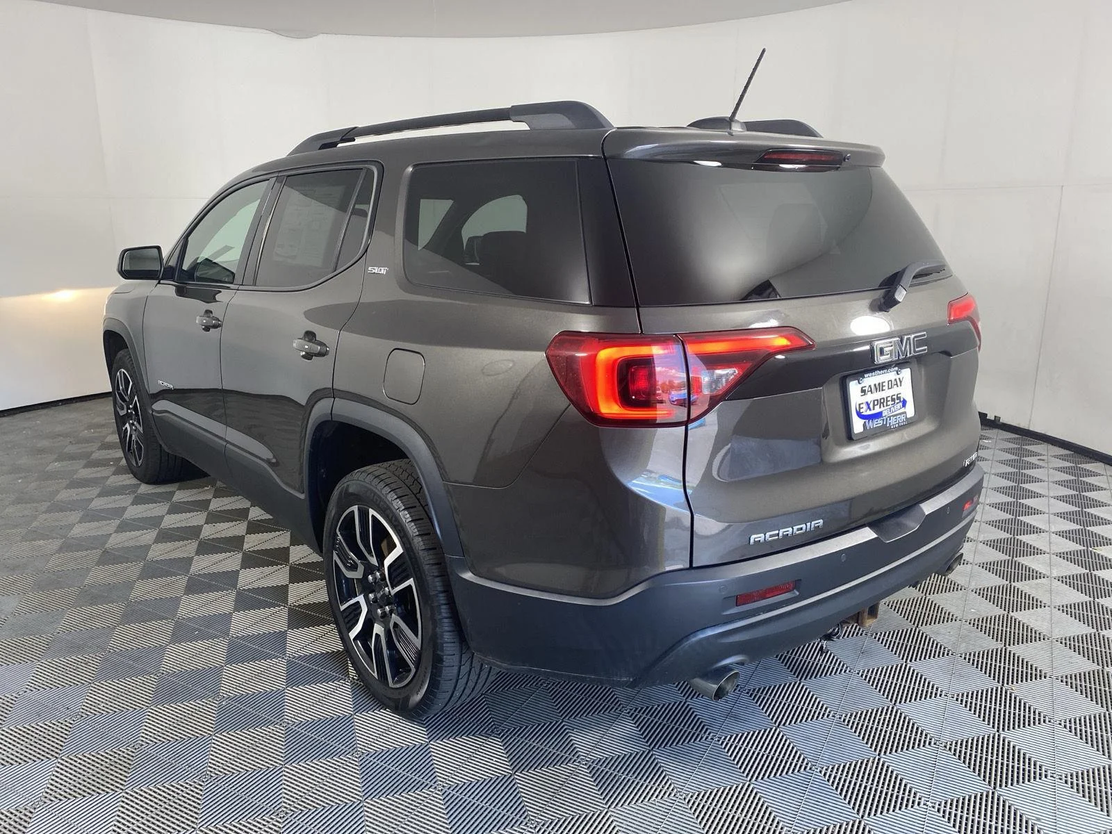 Used 2019 Smokey Quartz Metallic GMC SLT image 5