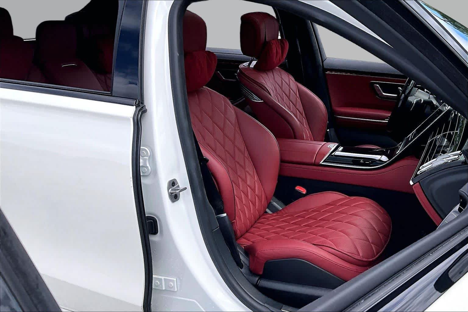 Used 2023 MANUFAKTUR Diamond White Mercedes-Benz S 580 image 9