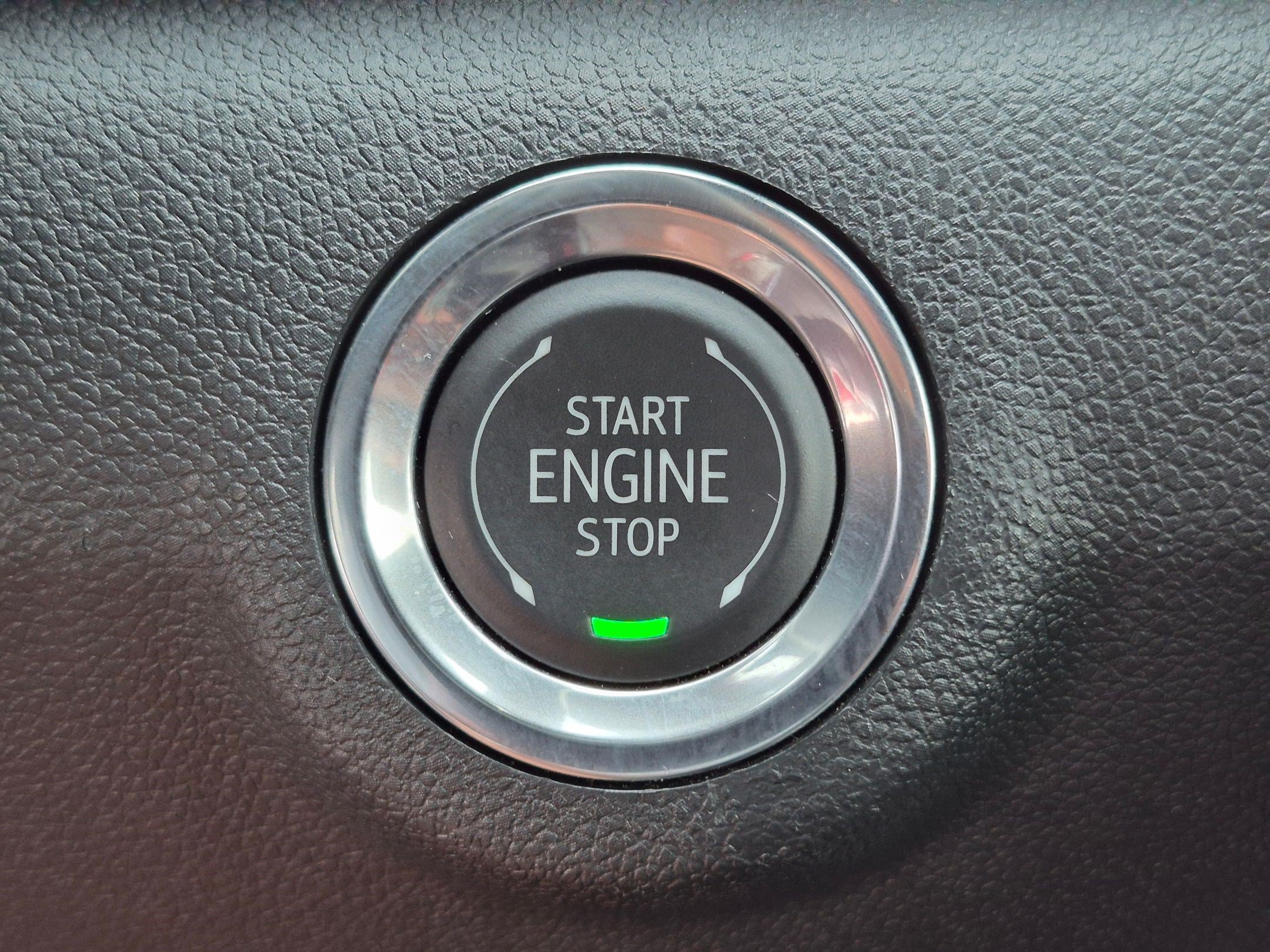 Used 2026 Riverstone Metallic GMC AWD AT4 image 19
