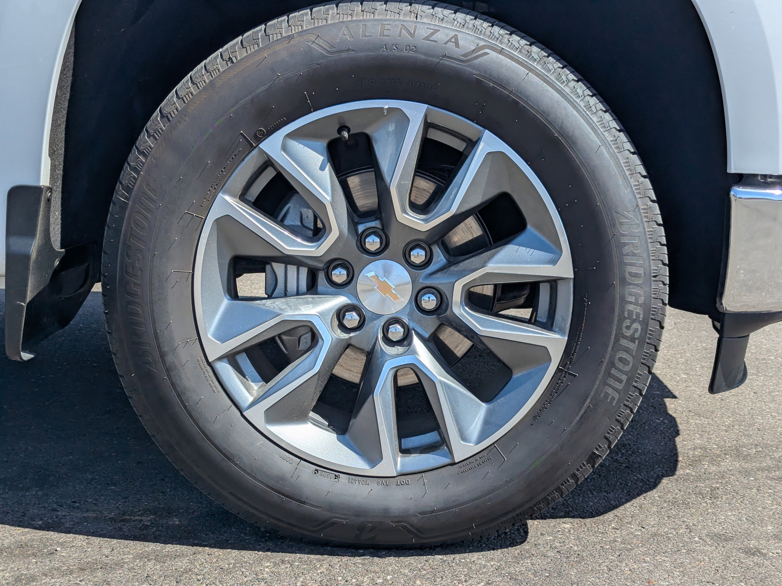 New 2025 Summit White Chevrolet LT image 46