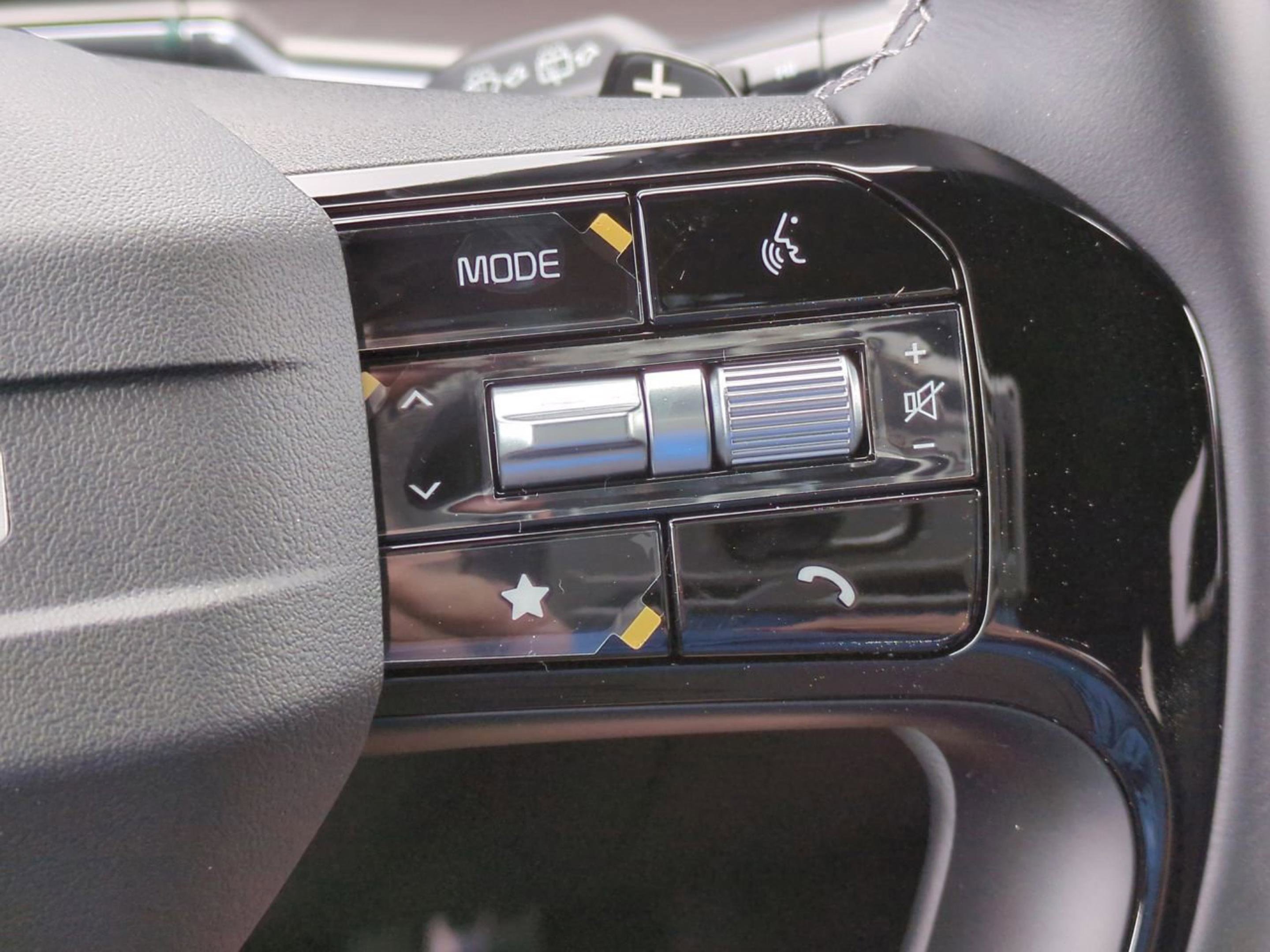 New 2026 Snow White Pearl Kia X-Line SX Prestige image 32
