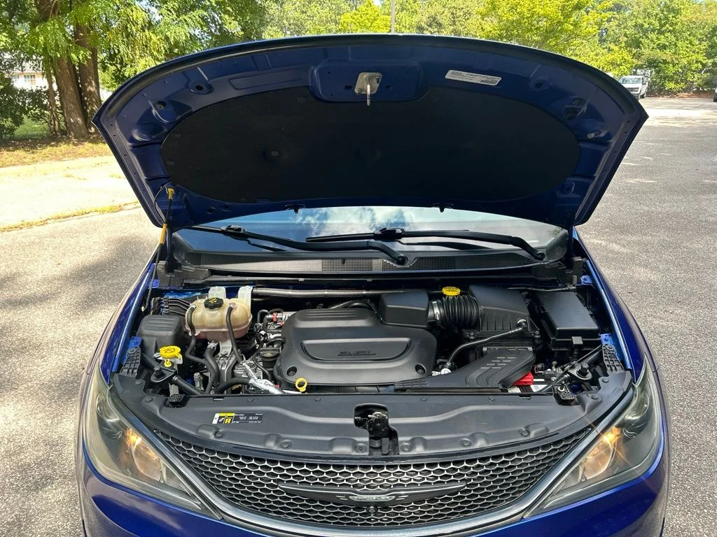 Used 2019 Blue Chrysler Touring L image 13