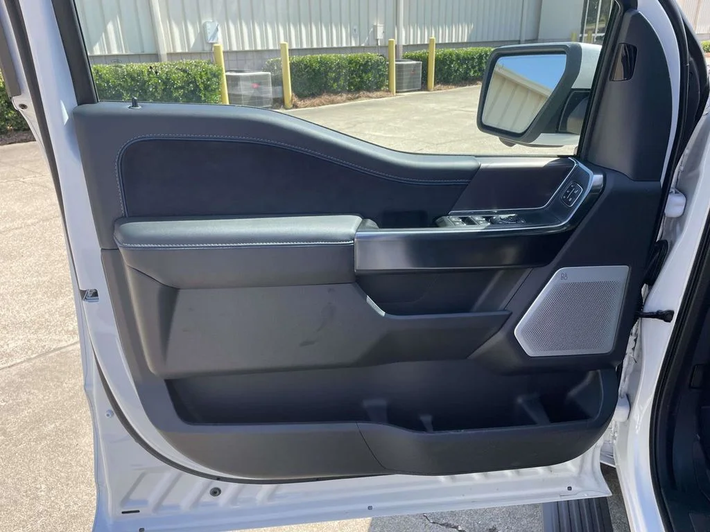 New 2025 Star White Metallic Tri-Coat Ford Platinum® image 15