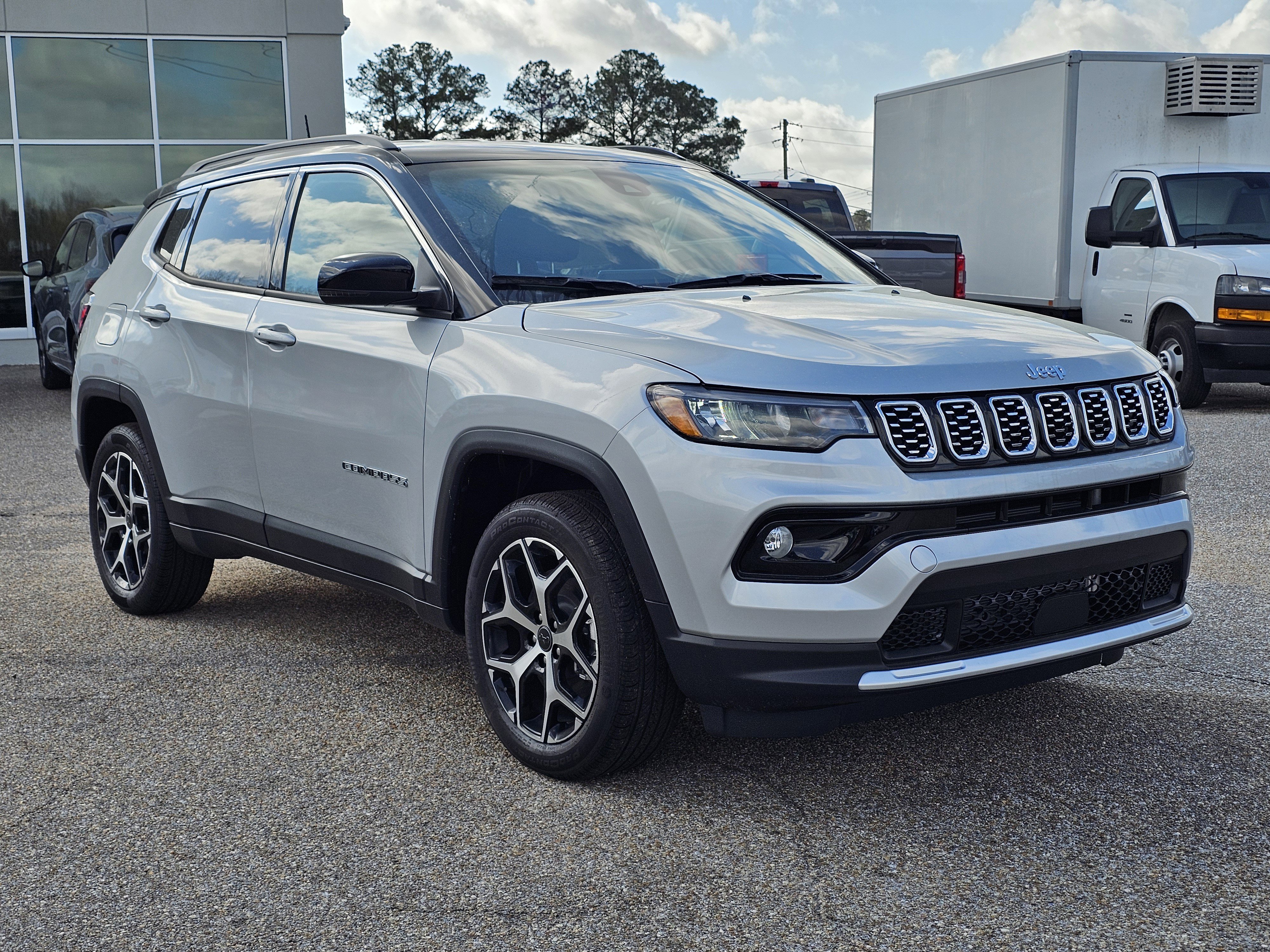 New 2026 Silver Zynith Metallic Clearcoat Jeep Limited image 5