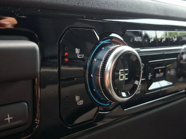 New 2026 Onyx Black GMC Elevation image 21