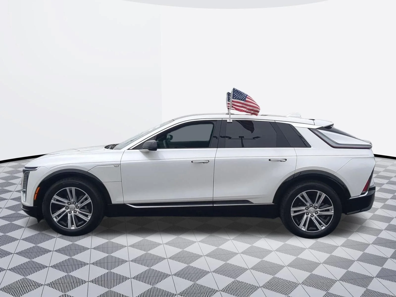 Used 2024 Crystal White Tricoat Cadillac Tech image 5