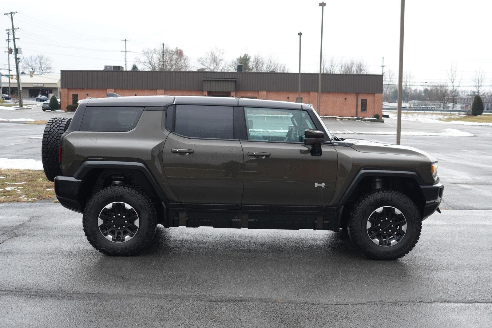 New 2024 Deep Aurora Metallic (Dark Bronze) GMC 2X image 2