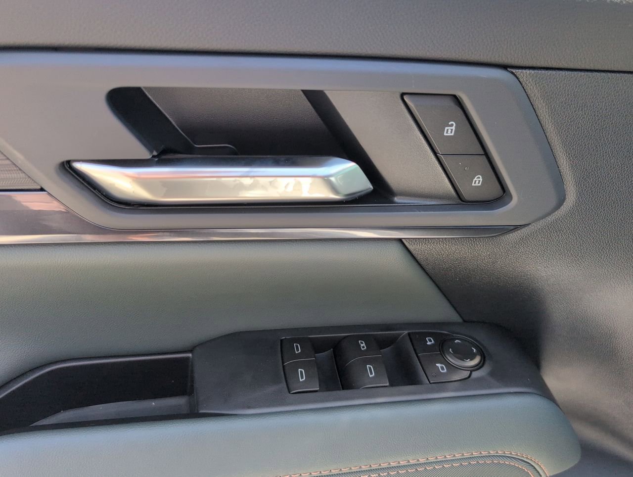 2026 GMC Terrain AT4 - Photo 22