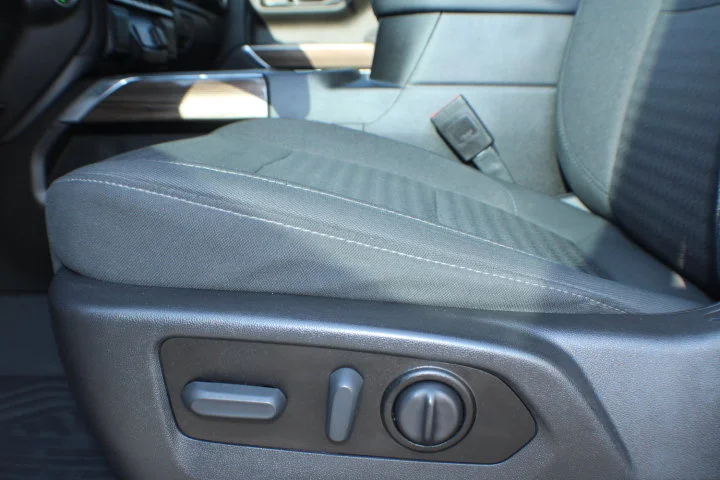 Used 2021 SUMMIT WHITE Chevrolet LT Trail Boss image 13