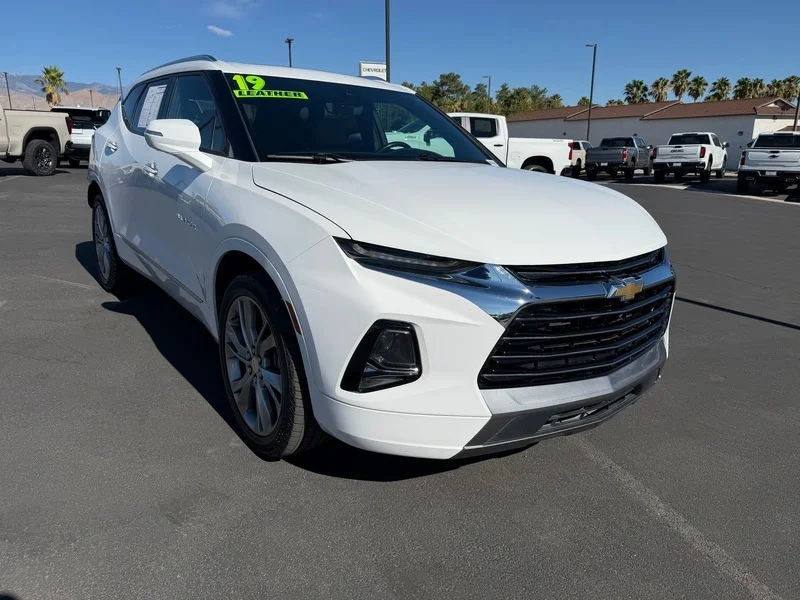 Used 2019 SUMMIT WHITE Chevrolet Premier image 1