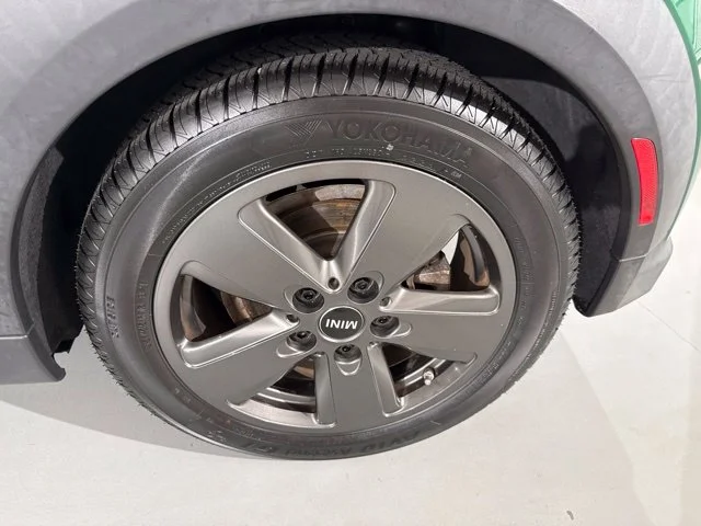 Used 2022 Green MINI Oxford Edition image 7