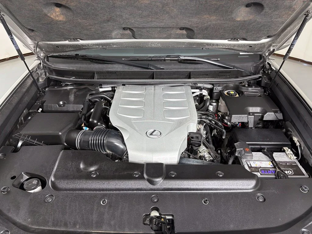 Used 2023 Silver Lexus 460 image 47