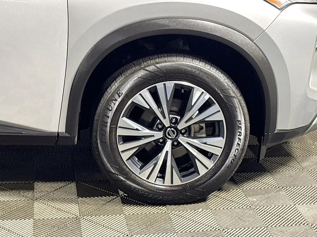 Used 2021 Silver Nissan SV image 22
