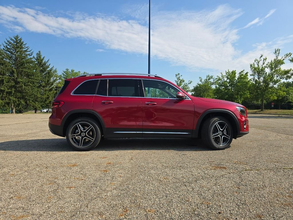 New 2026 MANUFAKTUR Patagonia Red Metallic Mercedes-Benz GLB 250 image 16