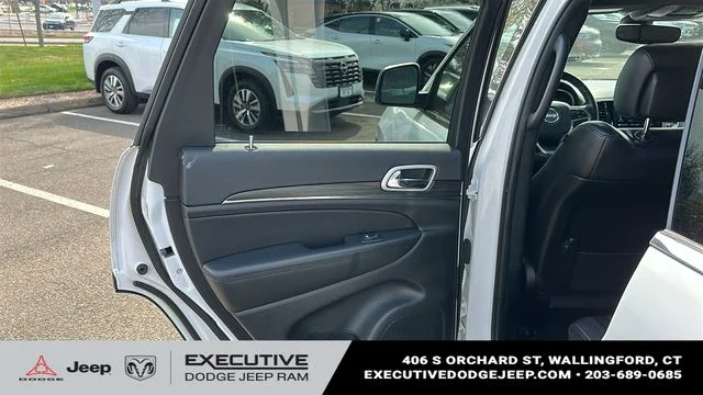 Used 2022 White Jeep Limited image 21