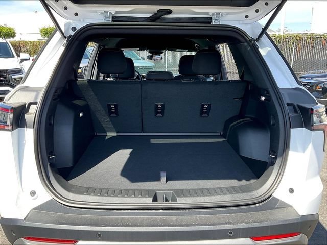 2027 Chevrolet Equinox LT - Photo 16