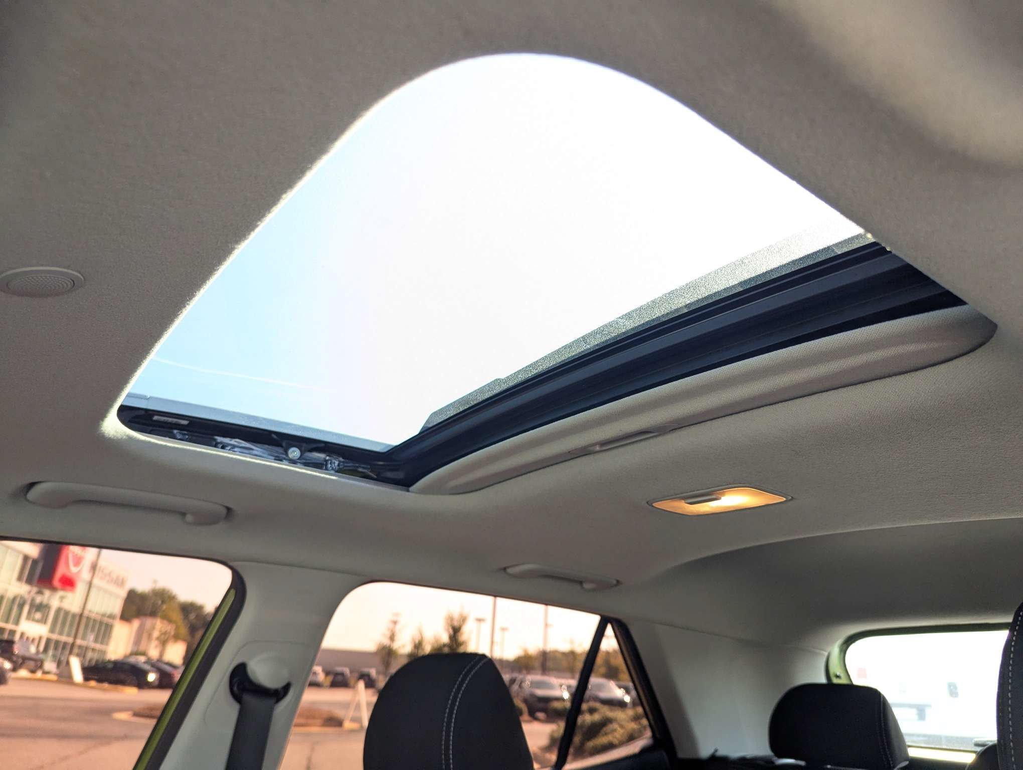 Used 2022 Green Hyundai SEL image 18