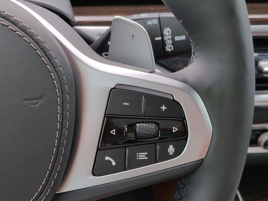 New 2026 Black Sapphire Metallic BMW xDrive50e image 27