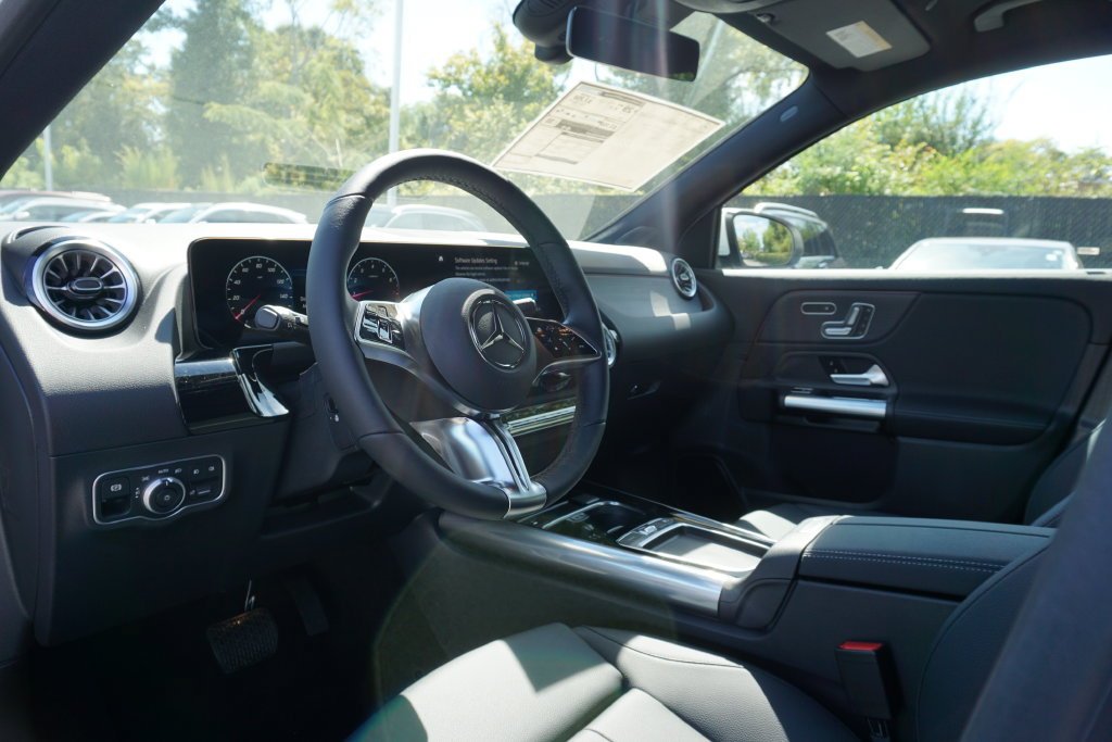 New 2026 Polar White Mercedes-Benz GLA 250 image 46