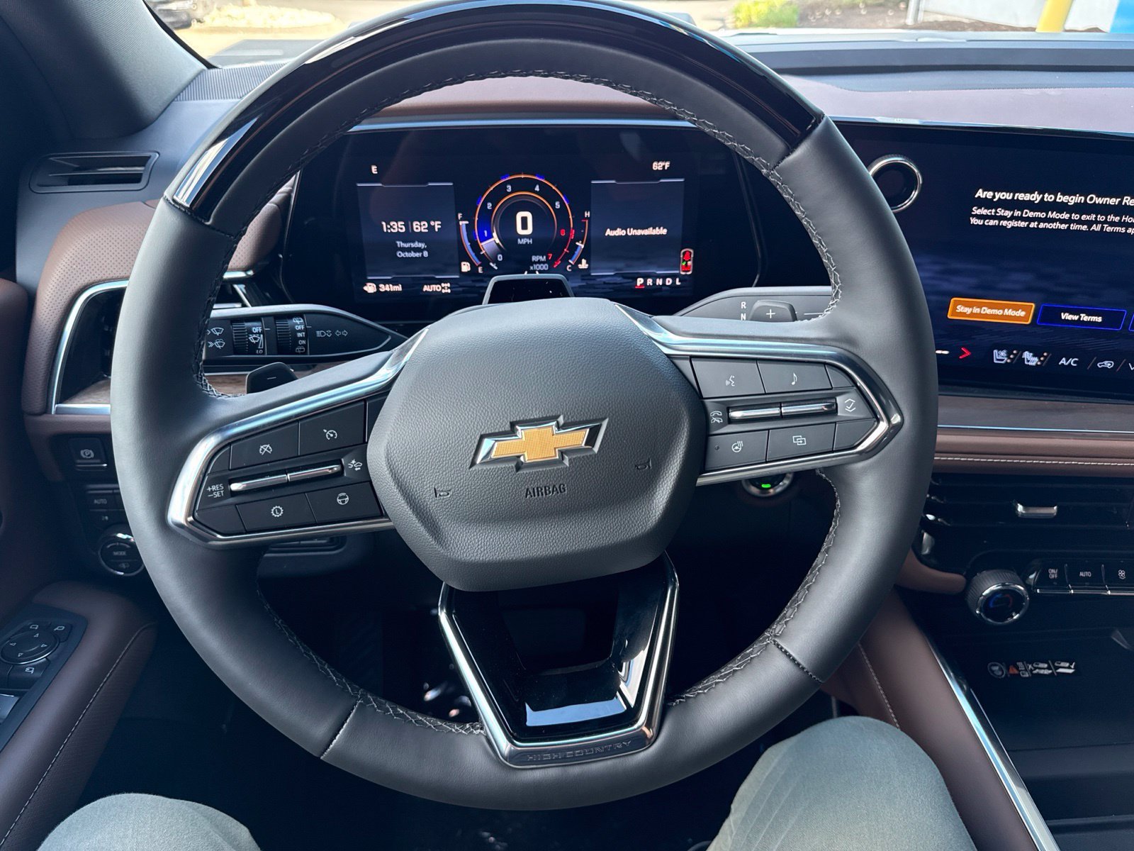 New 2026 Polar White Tricoat Chevrolet High Country Deluxe with 24in Wheels - Technology & Entertainment - Super Cruise - Panoramic Sunroof - Get Active Package image 21