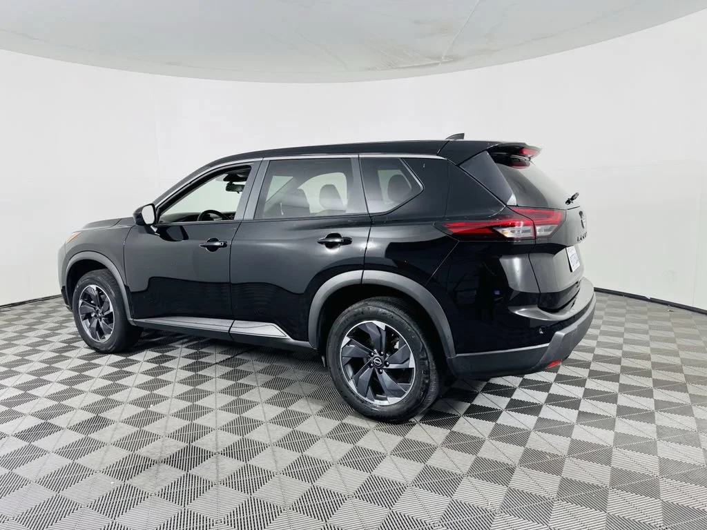 2025 Nissan Rogue SV - Photo 6