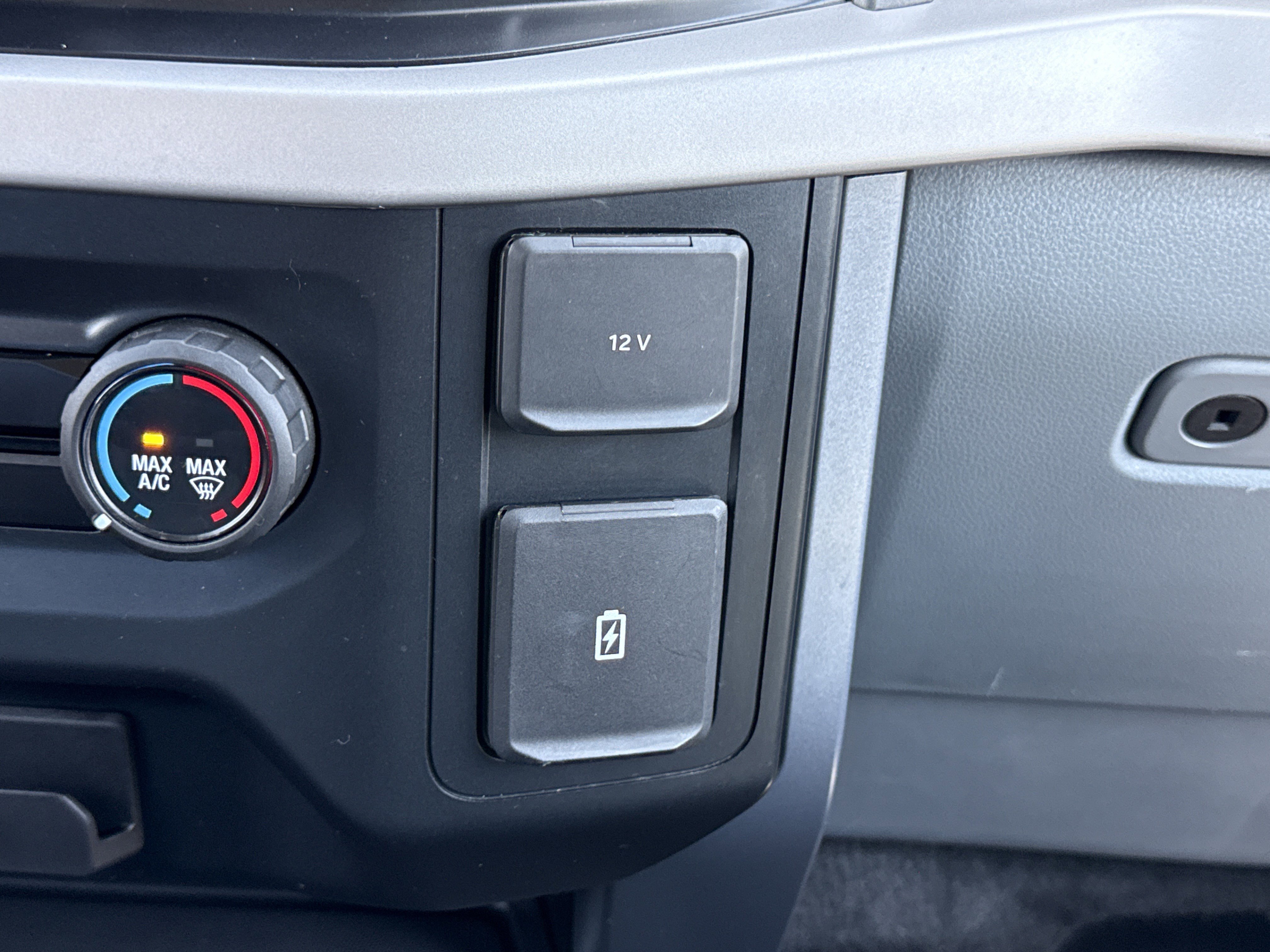 2023 Ford F-150 XLT - Photo 28