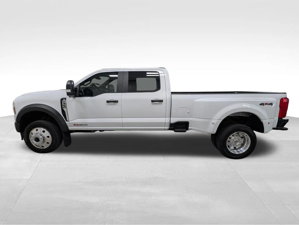 New 2026 Oxford White Ford F-450® XL image 1