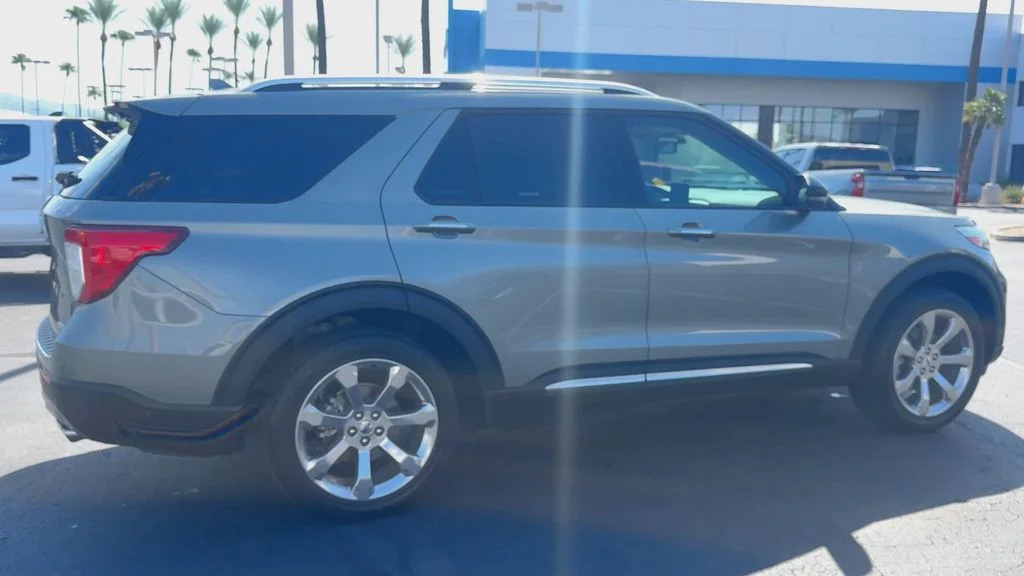 Used 2020 Green Ford Platinum image 2