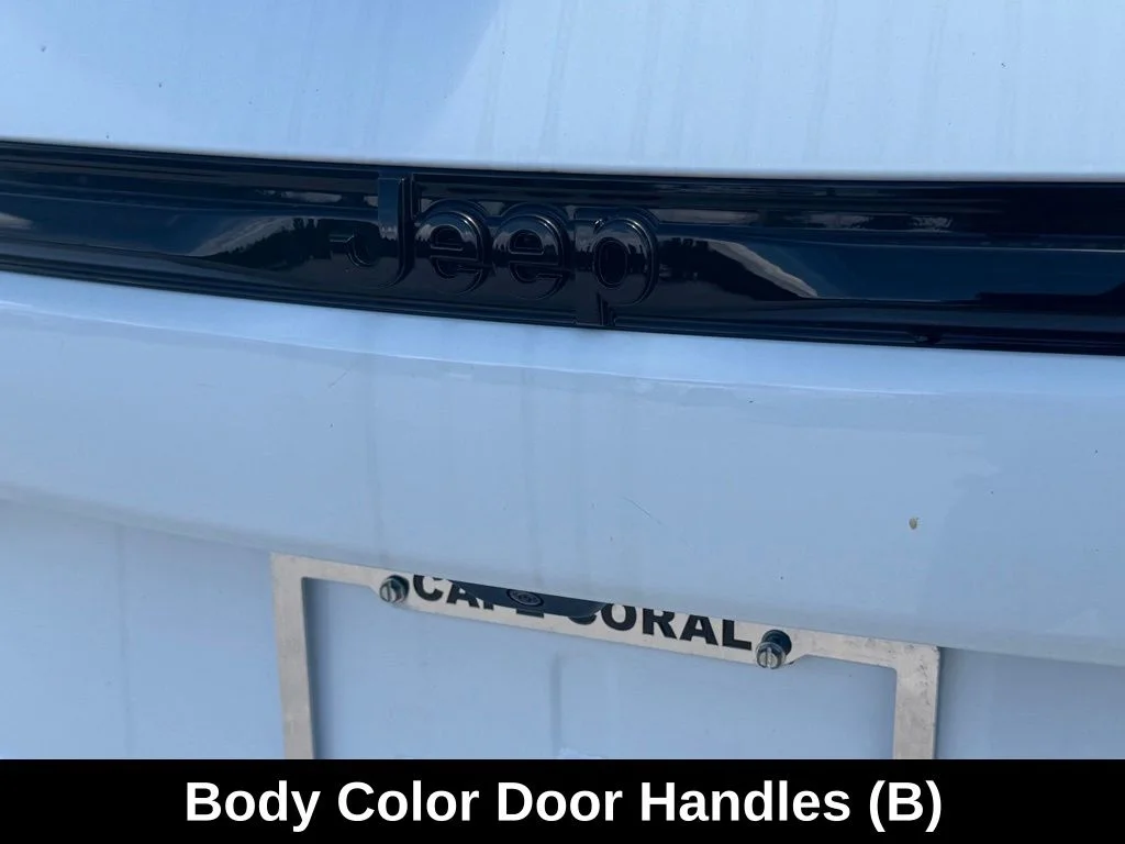 New 2026 Bright White Clear-Coat Exterior Paint Jeep Laredo Altitude image 33