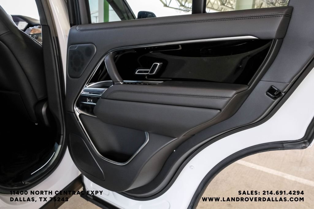 New 2026 Fuji White Land Rover SE image 45