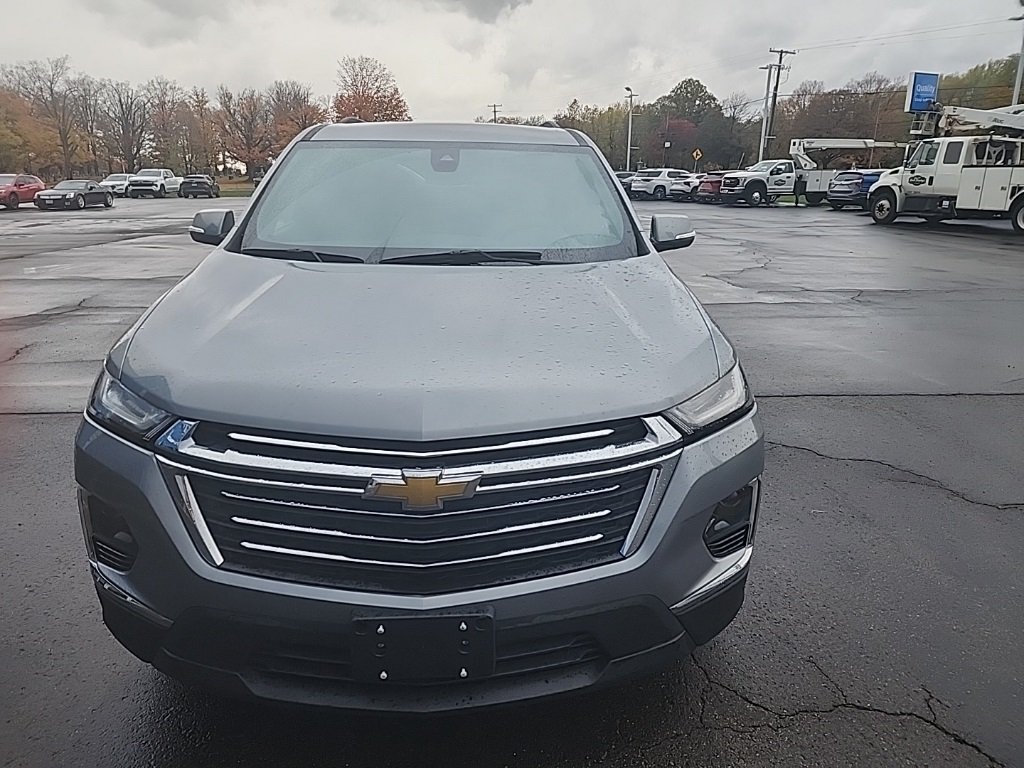 2023 Chevrolet Traverse Cloth photo 2