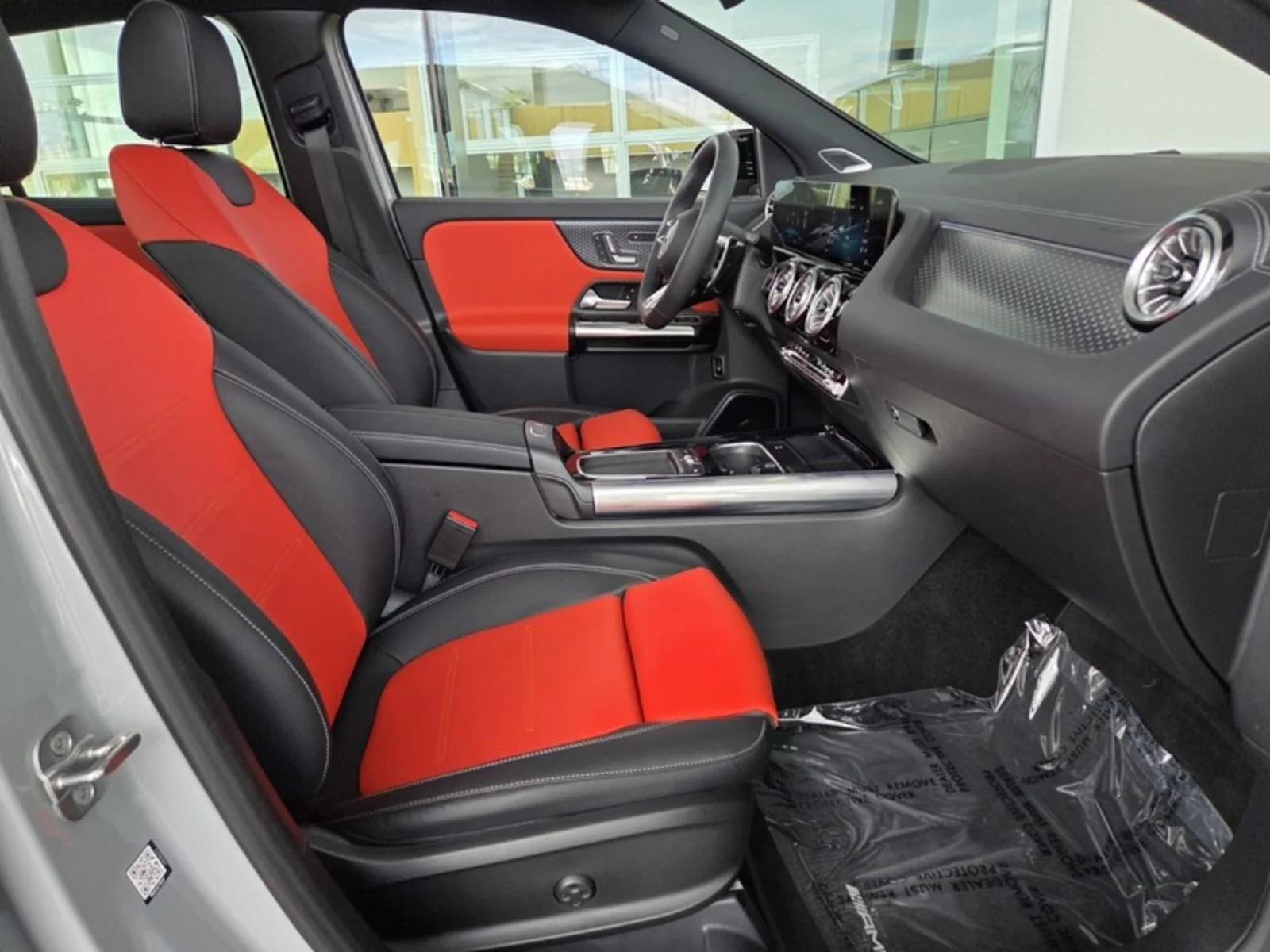 Certified Used 2026 MANUFAKTUR Alpine Grey Mercedes-Benz AMG® GLA 35 image 19